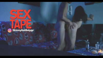 Cute schoolgirl kasama ang boyfriend niya